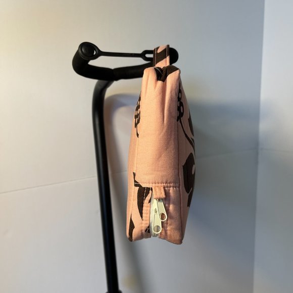 Zippered pouch with handle - Tropical floral design in peach - Picture 3 of 5